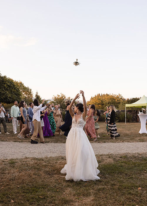 lancer-bouquet-mariage-auvergne
